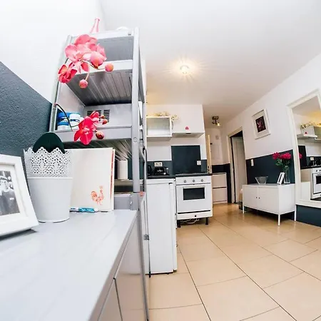 At - Pink Apartament